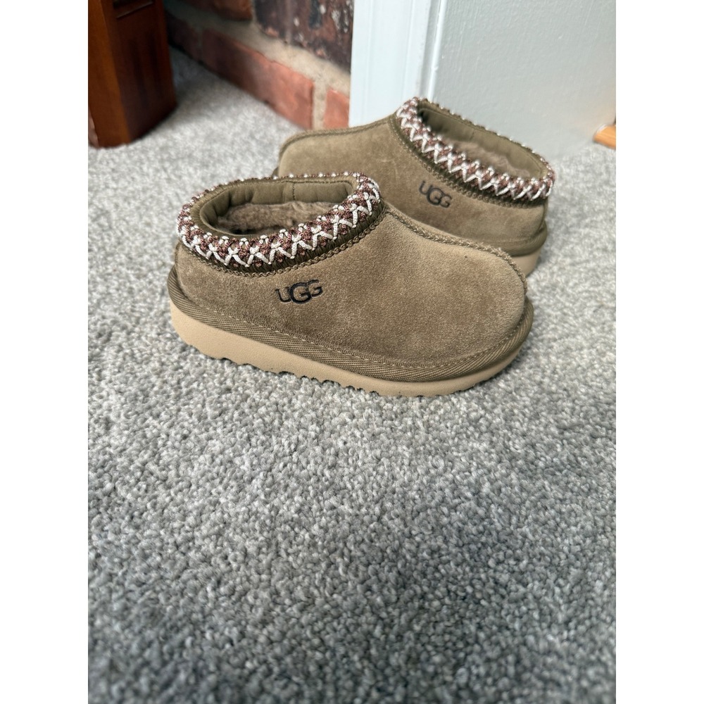 UGG Kids Tasman Slipper size  6 Child toddler like new